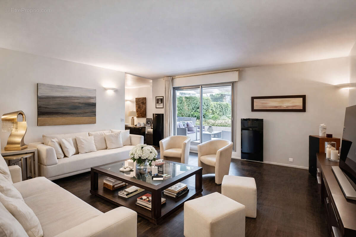 Appartement à SURESNES