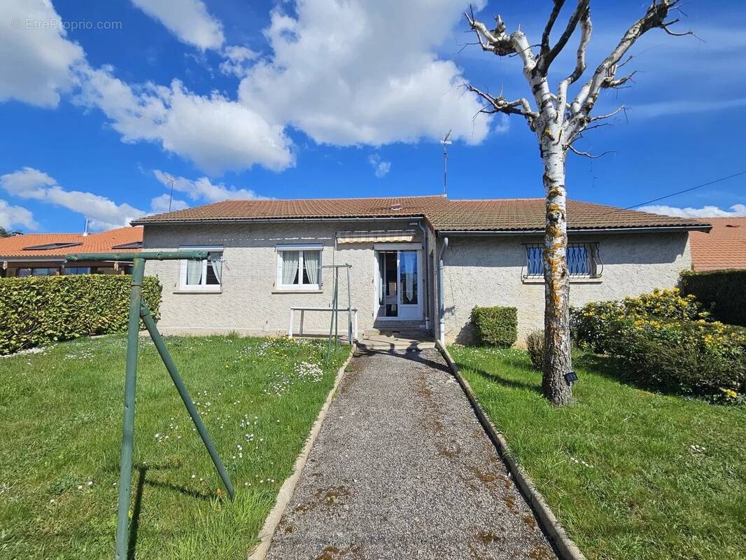 Maison à MONTFAUCON-EN-VELAY