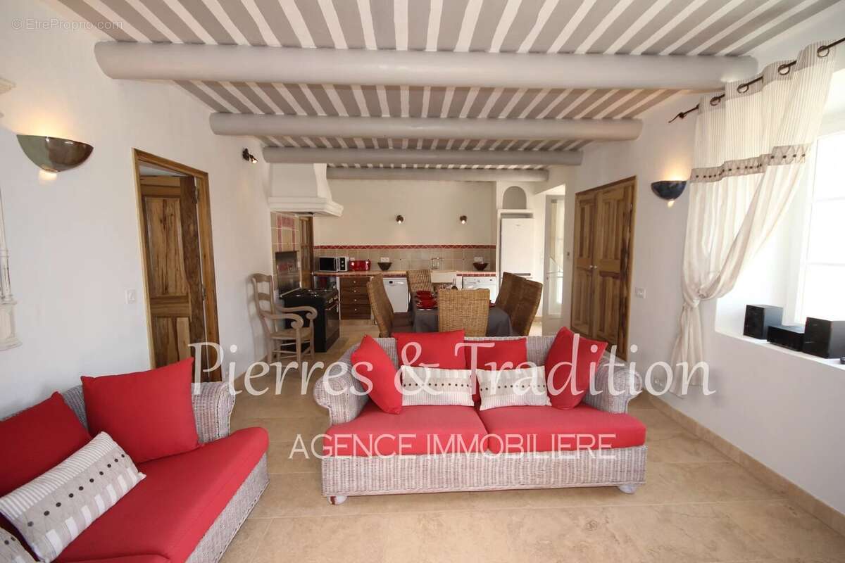 Maison à ROUSSILLON