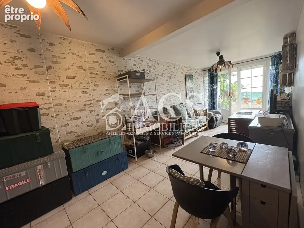 Maison familiale sur deux niveaux à Sainte-Marie - photo 3