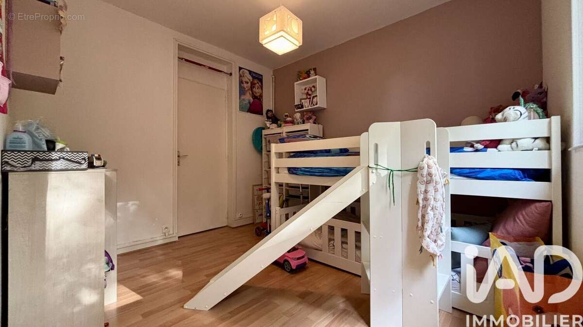 Photo 8 - Appartement à SAINTE-GENEVIEVE-DES-BOIS