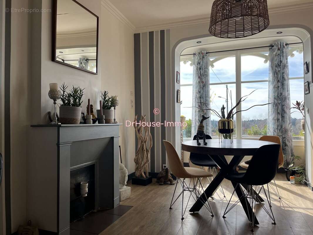 Maison à SAINT-YRIEIX-LA-PERCHE