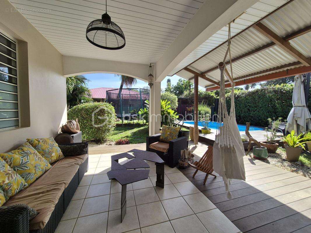 Maison à REMIRE-MONTJOLY