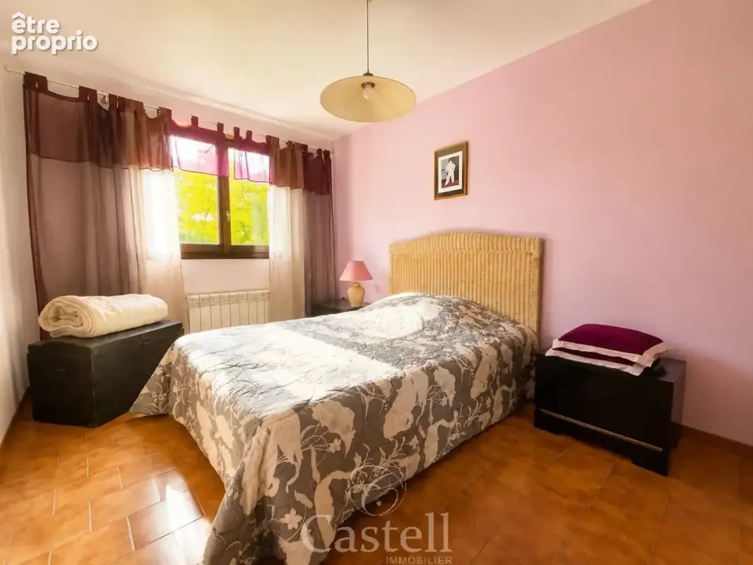 Agde  Maison T6 d'environ 110 m² sur une parcelle de 400 m² avec piscine et garage - photo 7