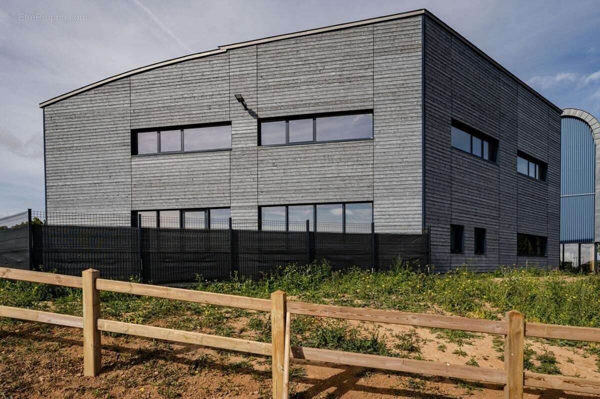 Commerce à DOUVRES-LA-DELIVRANDE