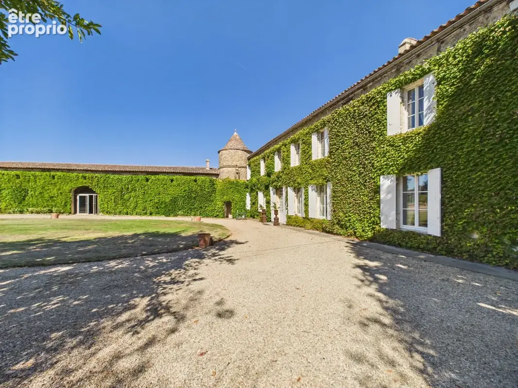 Château proche Saint‑Émilion avec domaine, hébergements indépendants et salle de réception - photo 19