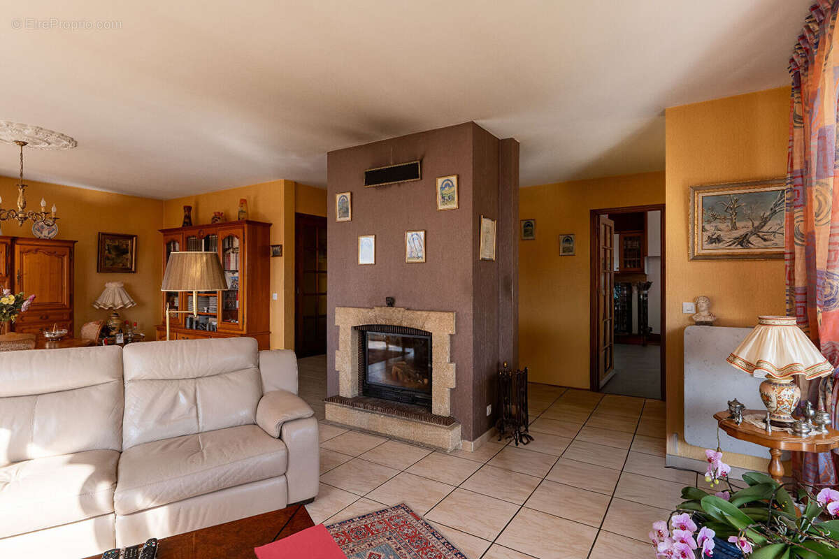 Maison à MEZEL
