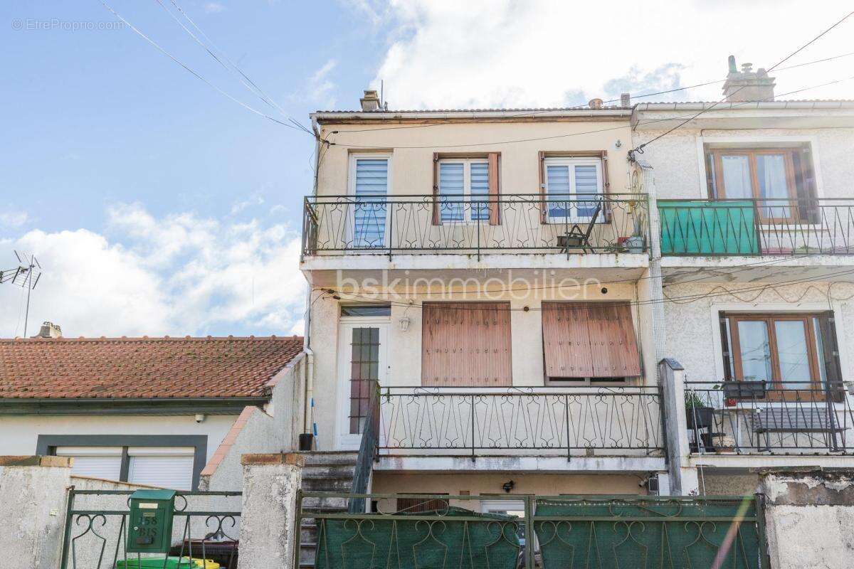 Appartement à PARAY-VIEILLE-POSTE