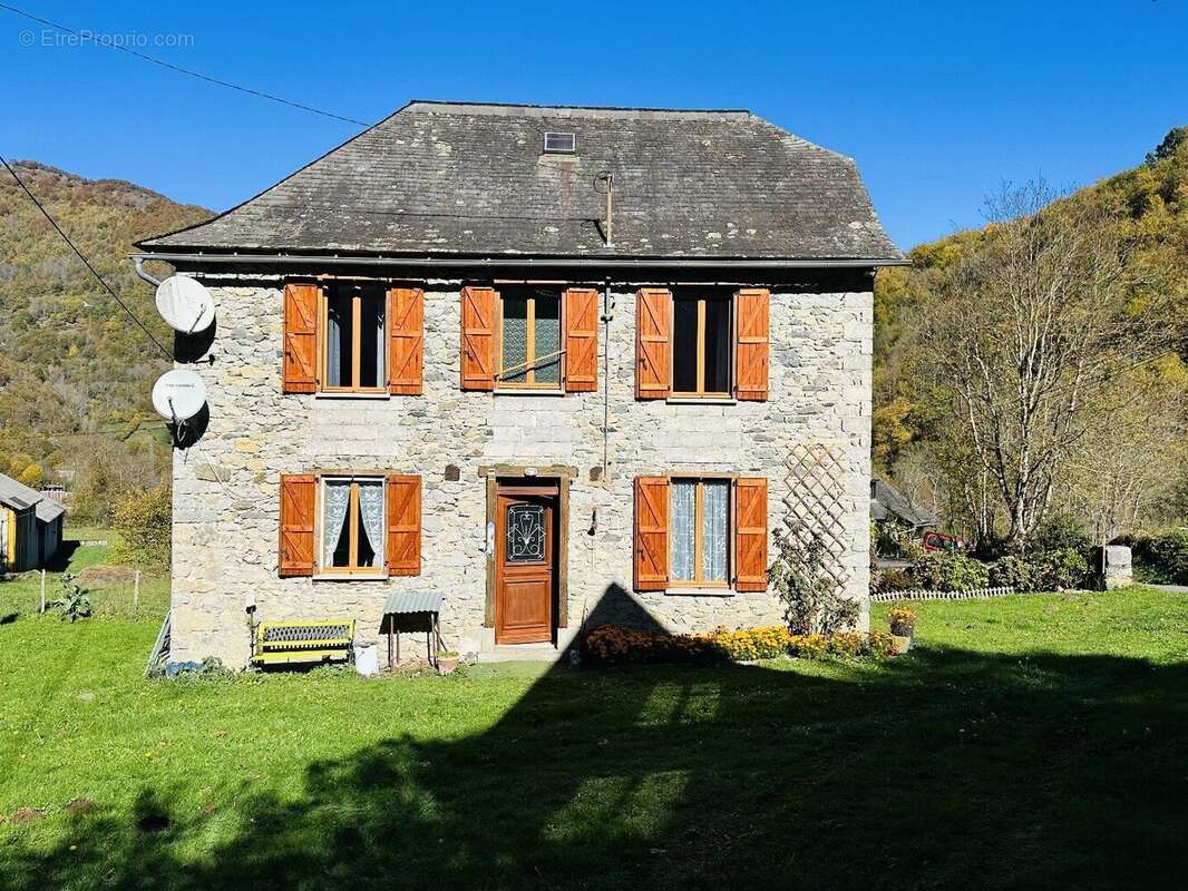 Maison et dépendances ,Au pied du Valier 09800. - photo 2