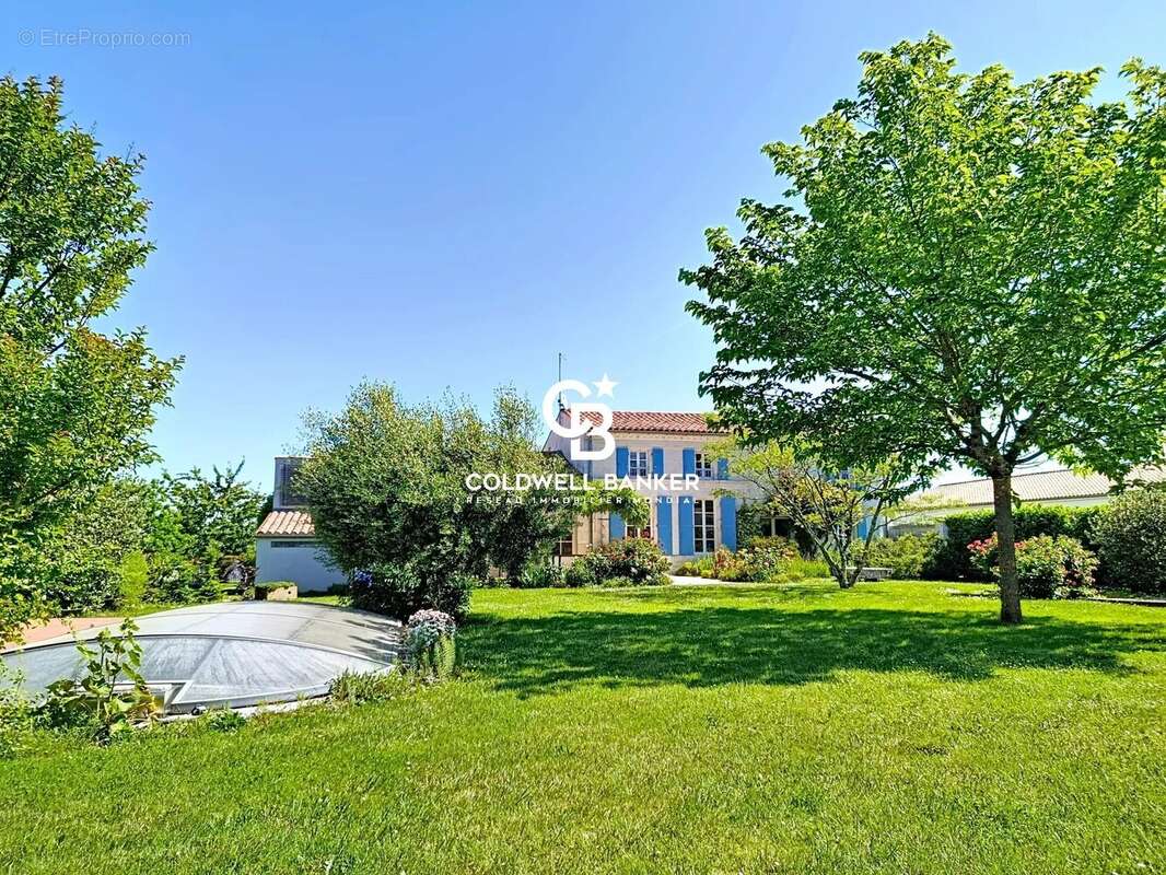 Maison à FONTCOUVERTE