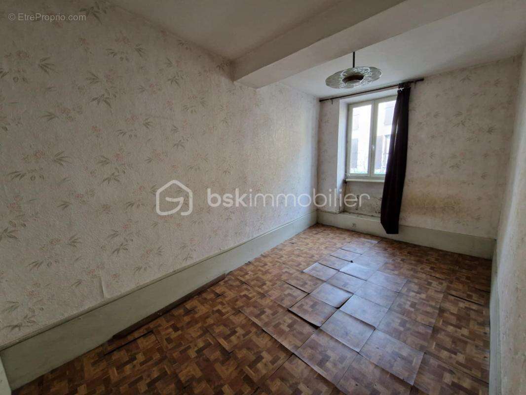 Appartement à LA TOUR-DU-PIN