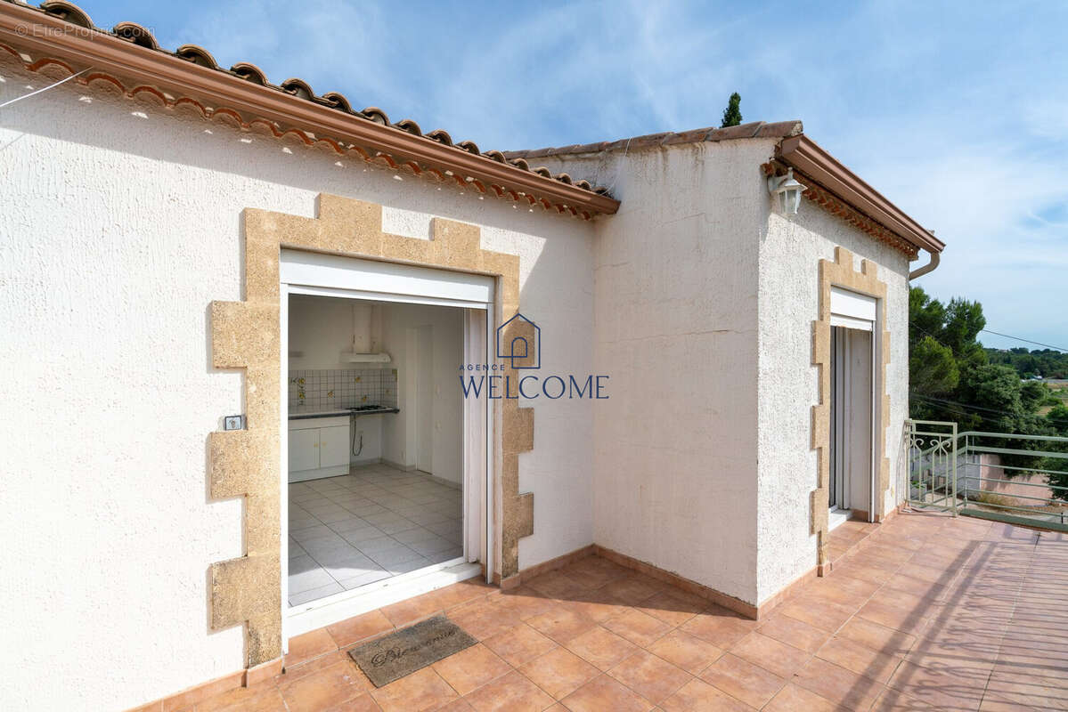 Appartement à UCHAUD