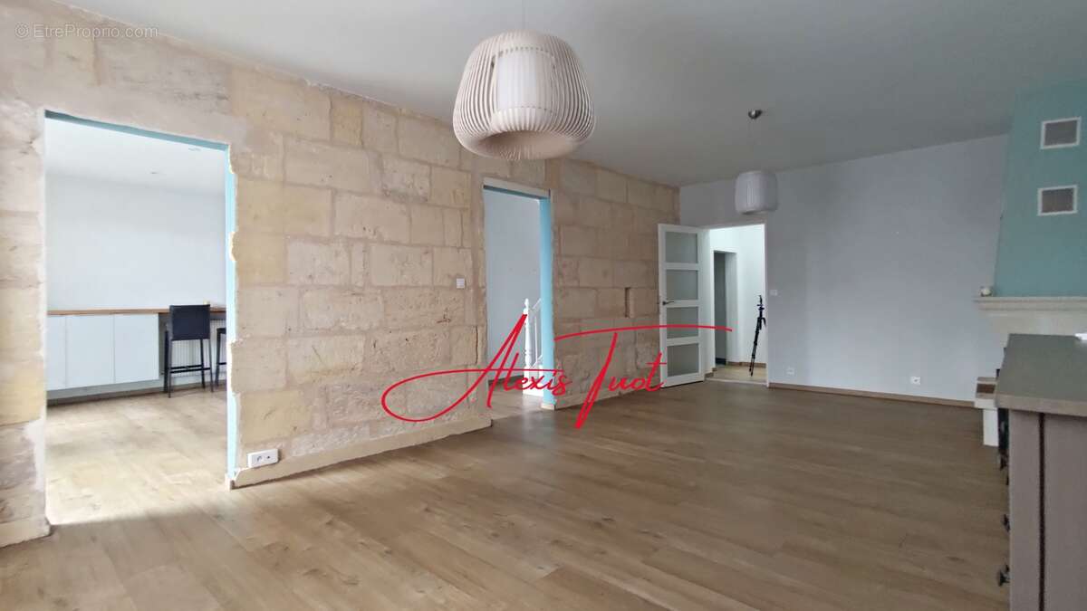 Maison à SAINT-LOUBES