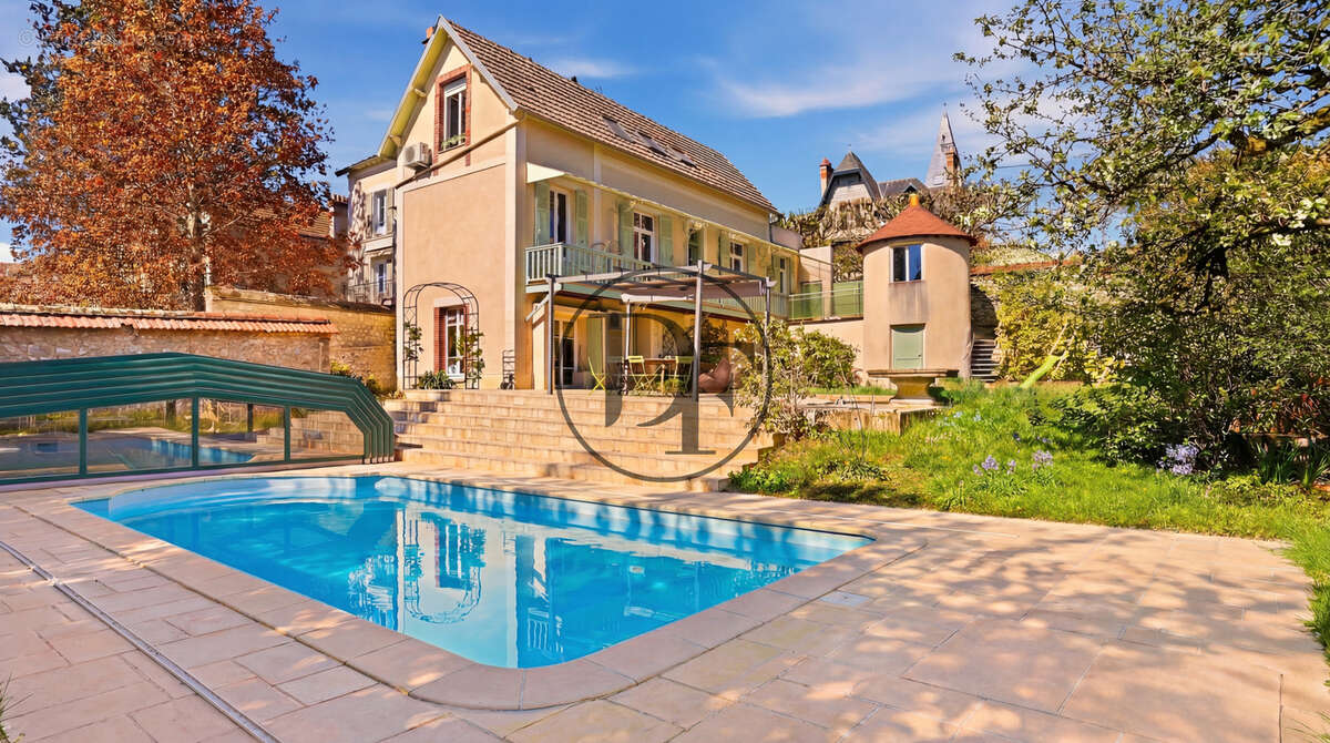 Maison à FONTAINEBLEAU