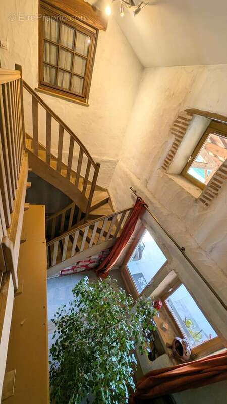Maison 220 m² à Bourg-En-Bresse  - photo 6
