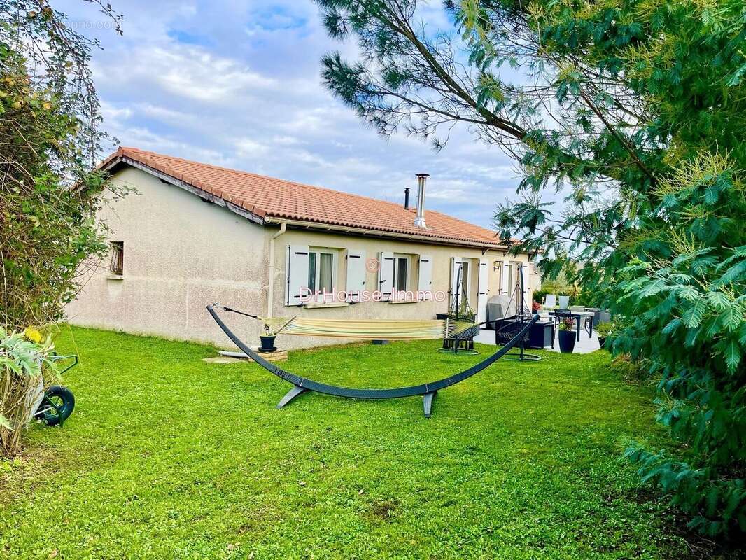 Maison à BAIGNES-SAINTE-RADEGONDE