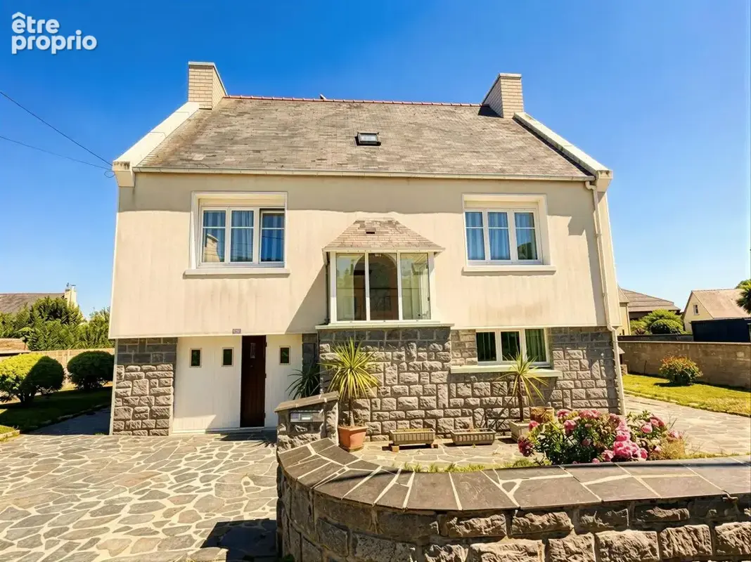 Maison à PLEYBER-CHRIST