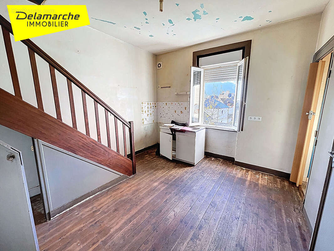 Maison à DONVILLE-LES-BAINS