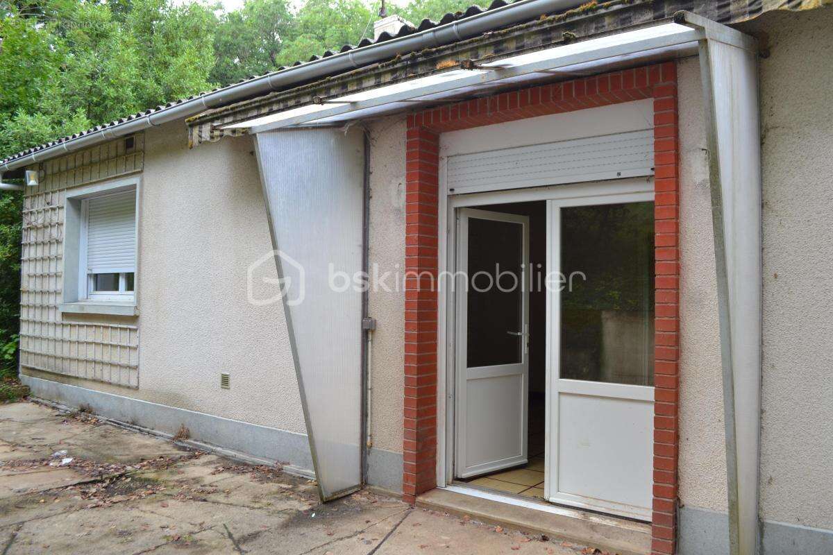 En exclusivité À vendre : Maison élevée sur sous-sol dans un quartier calme - photo 17