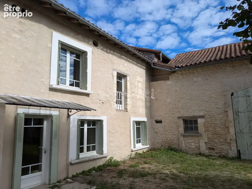 Maison de village, périgord vert, environ 180 m2, vue et calme, potentiel d’aménagement - photo 4