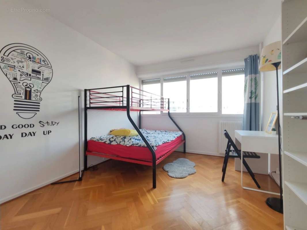 Appartement à COLOMBES