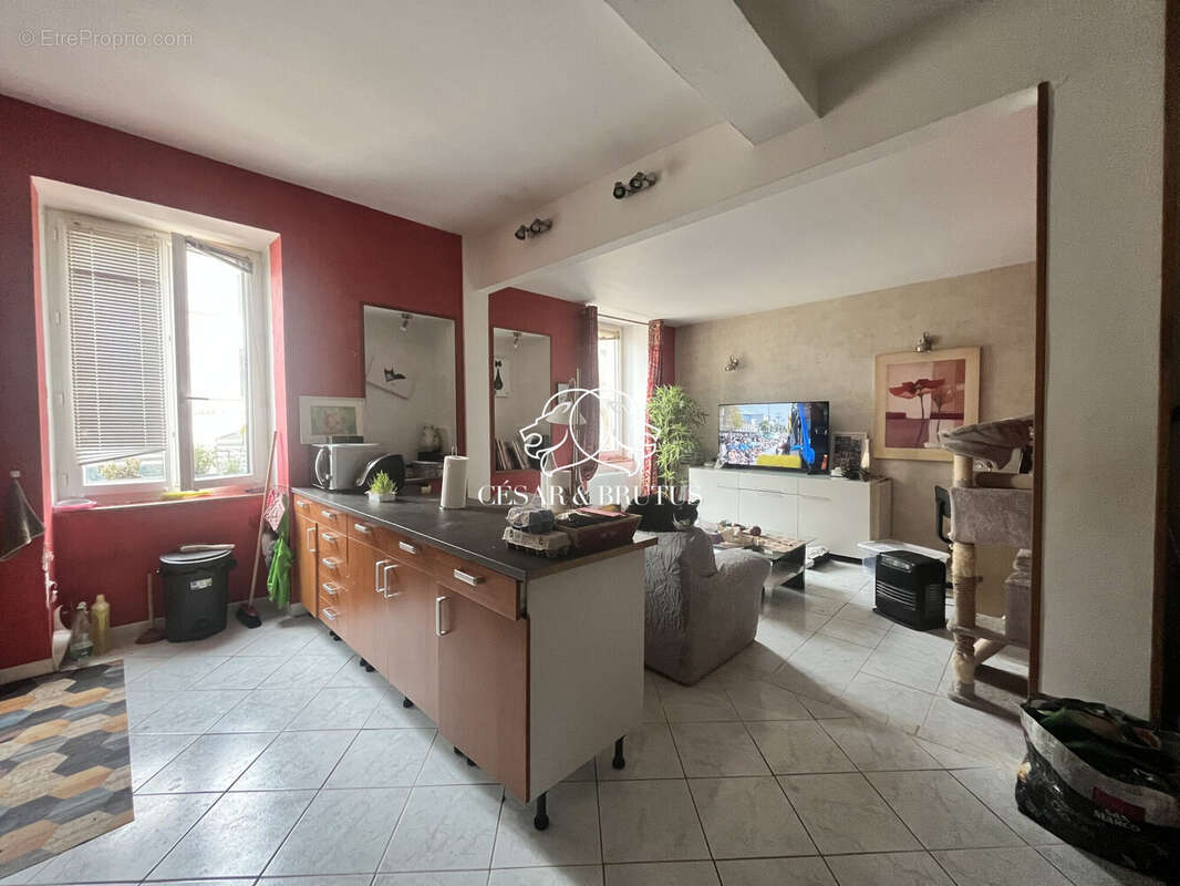Maison à BEAUREPAIRE