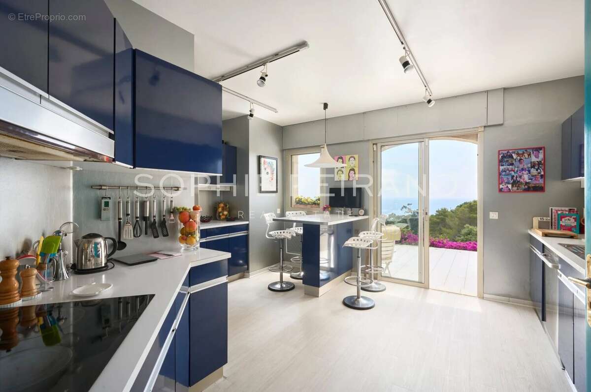 Super cannes - villa fort potentiel avec vue mer - photo 5