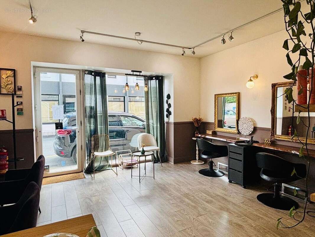 Photo 2 - Commerce à GUJAN-MESTRAS