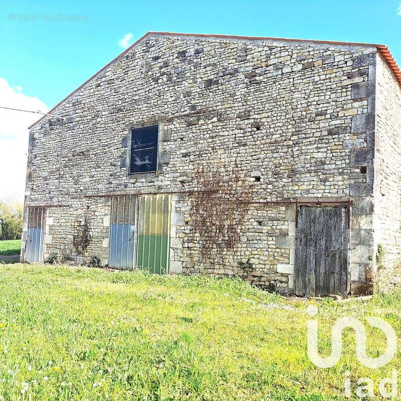 Photo 2 - Maison à SAINT-COUTANT-LE-GRAND