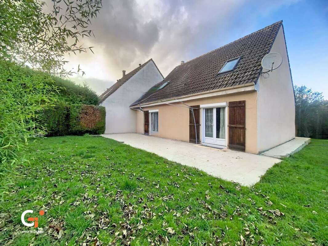 Maison à SAINT-ETIENNE-DU-ROUVRAY