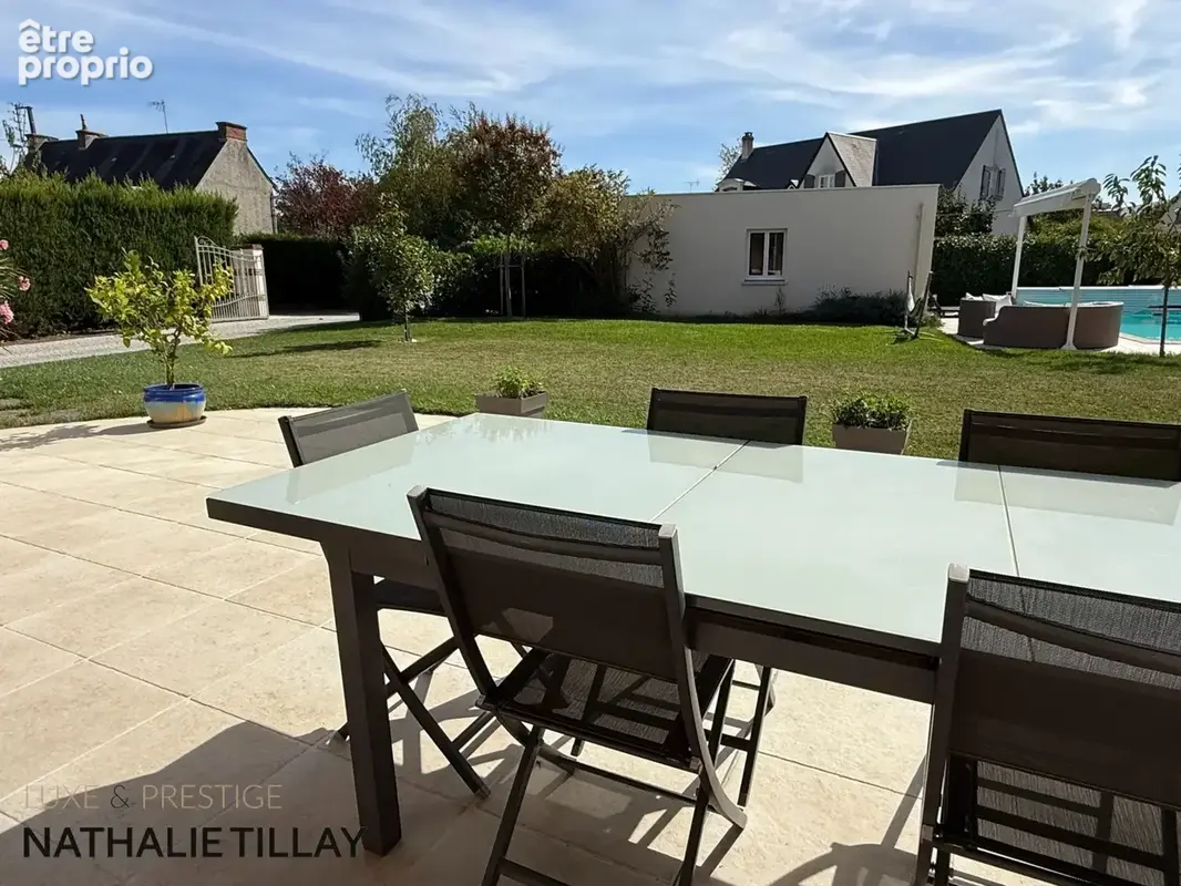 SAINT PRYVE SAINT MESMIN, maison a vendre, piscine et jardin - photo 14