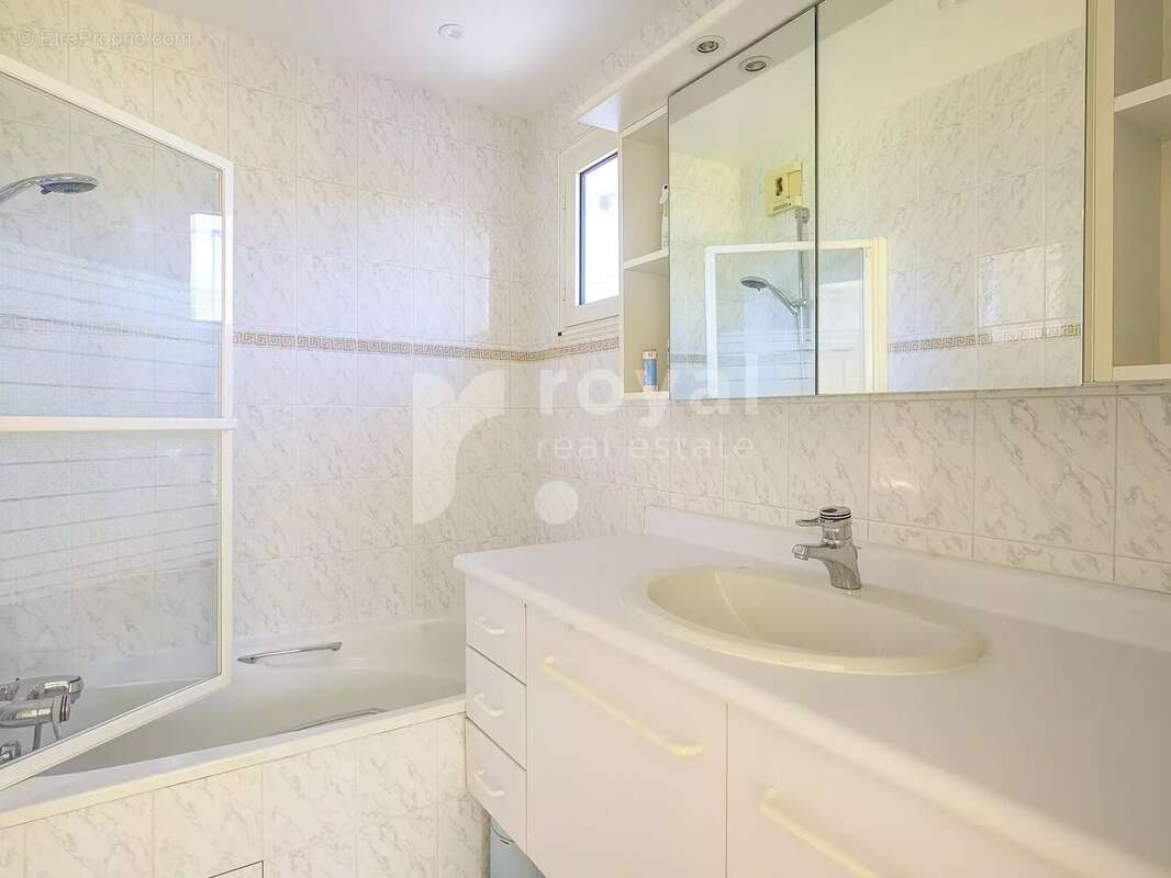 Appartement à MOUGINS