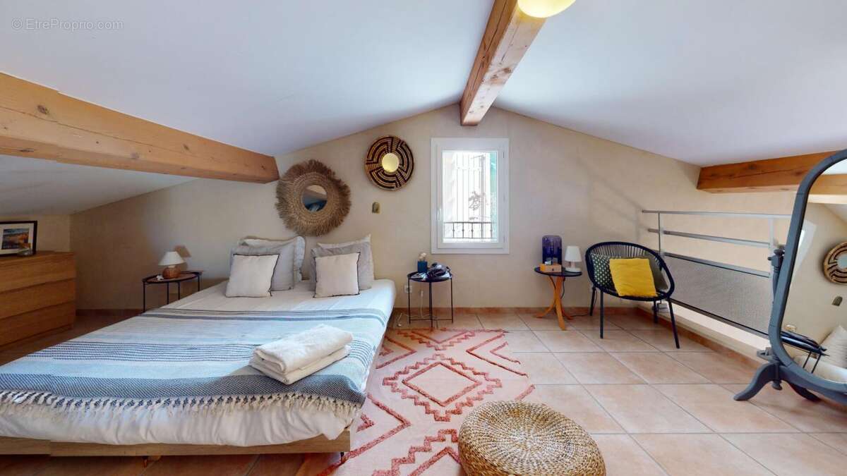 Maison à LE MUY