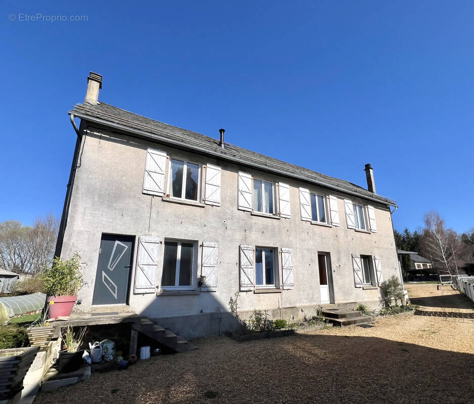 Maison à MONTAIGNAC-SAINT-HIPPOLYTE