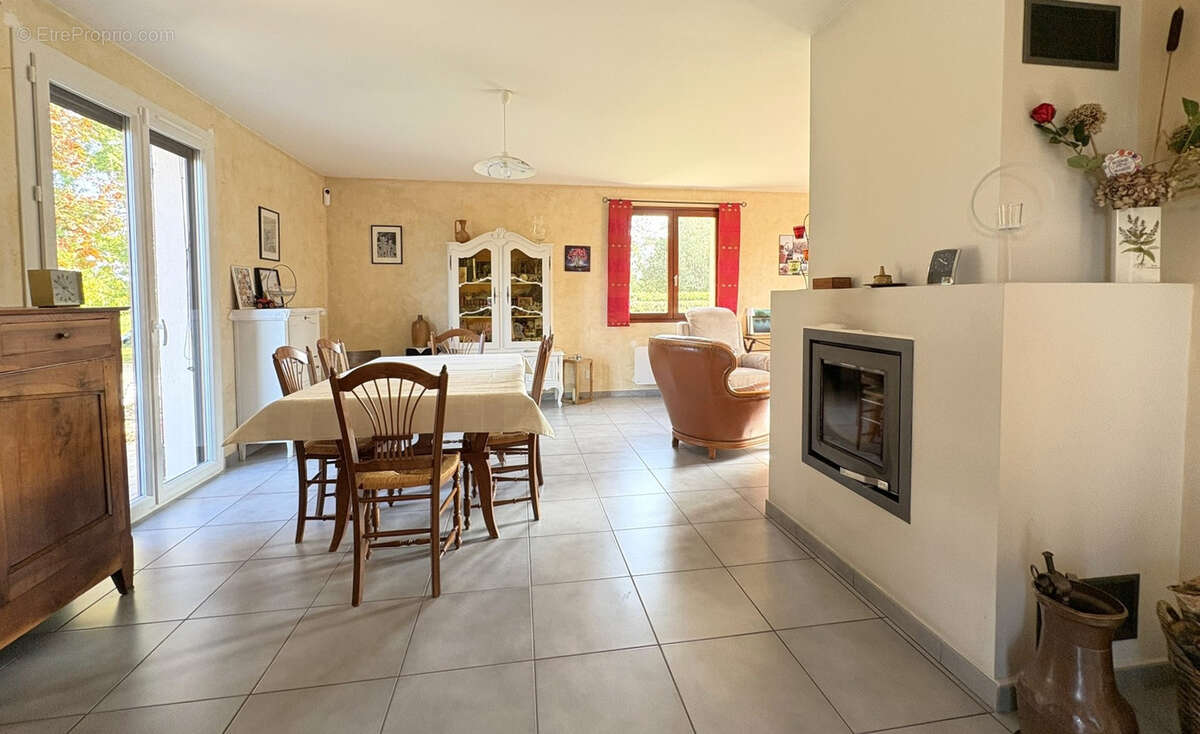 Maison à VILLARS-LES-DOMBES