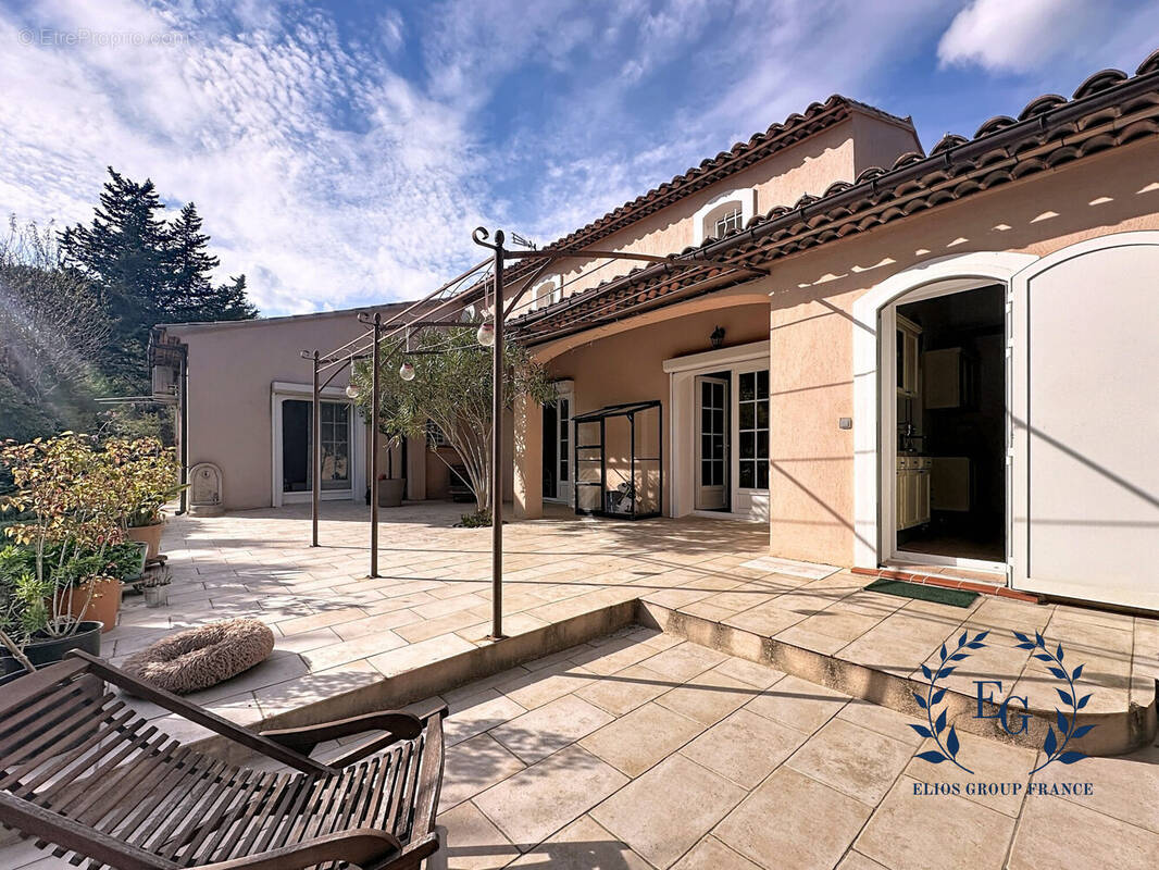 Maison à BESSE-SUR-ISSOLE