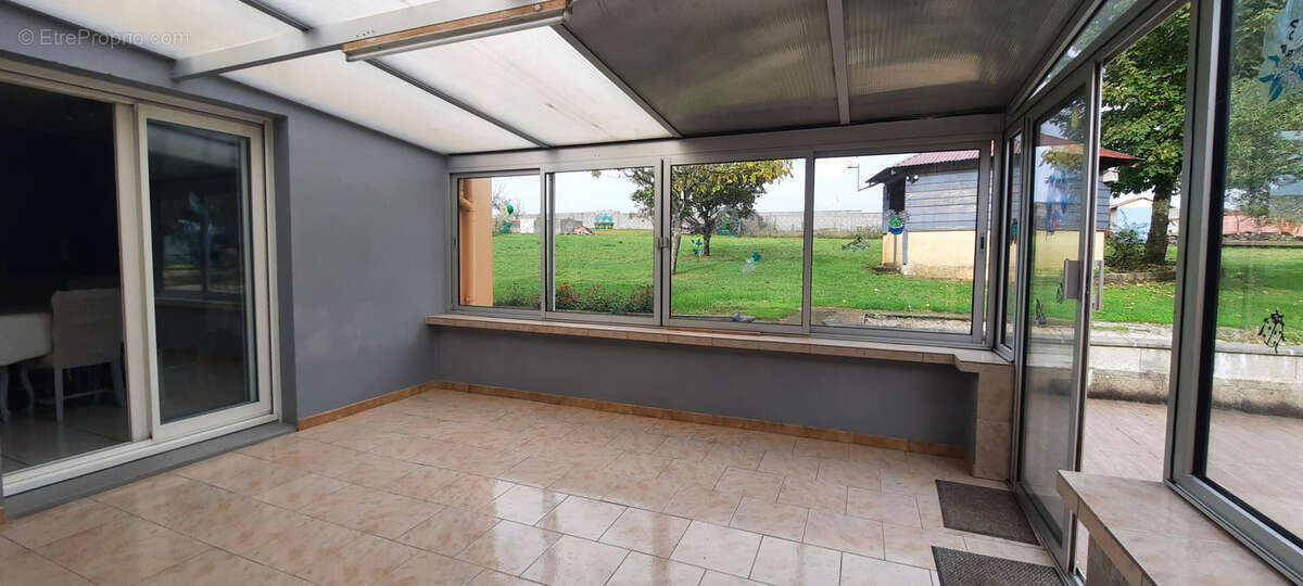 Maison à XANTON-CHASSENON