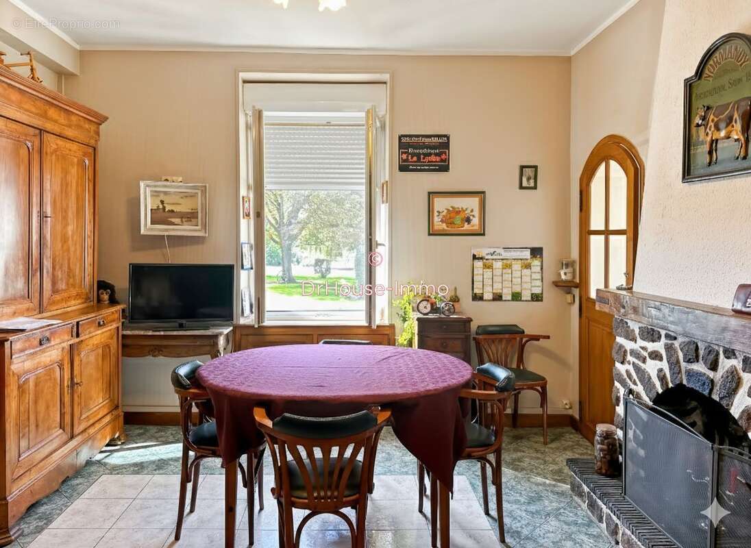 242 m² à Saint-Cosme-En-Vairais  - photo 24