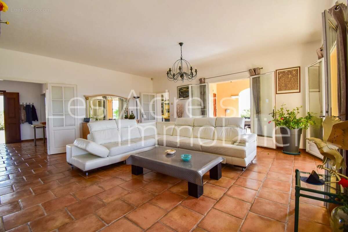 Maison à LES ADRETS-DE-L&#039;ESTEREL