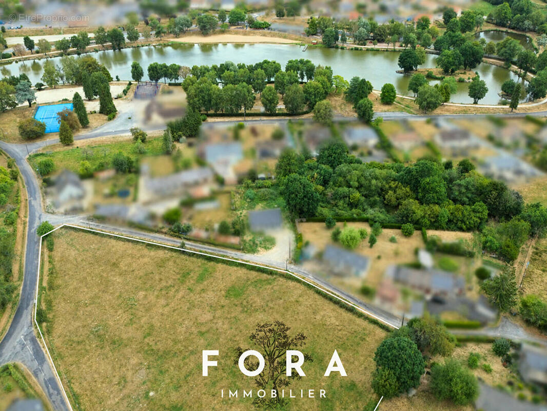 Terrain à LA FERRIERE-AUX-ETANGS