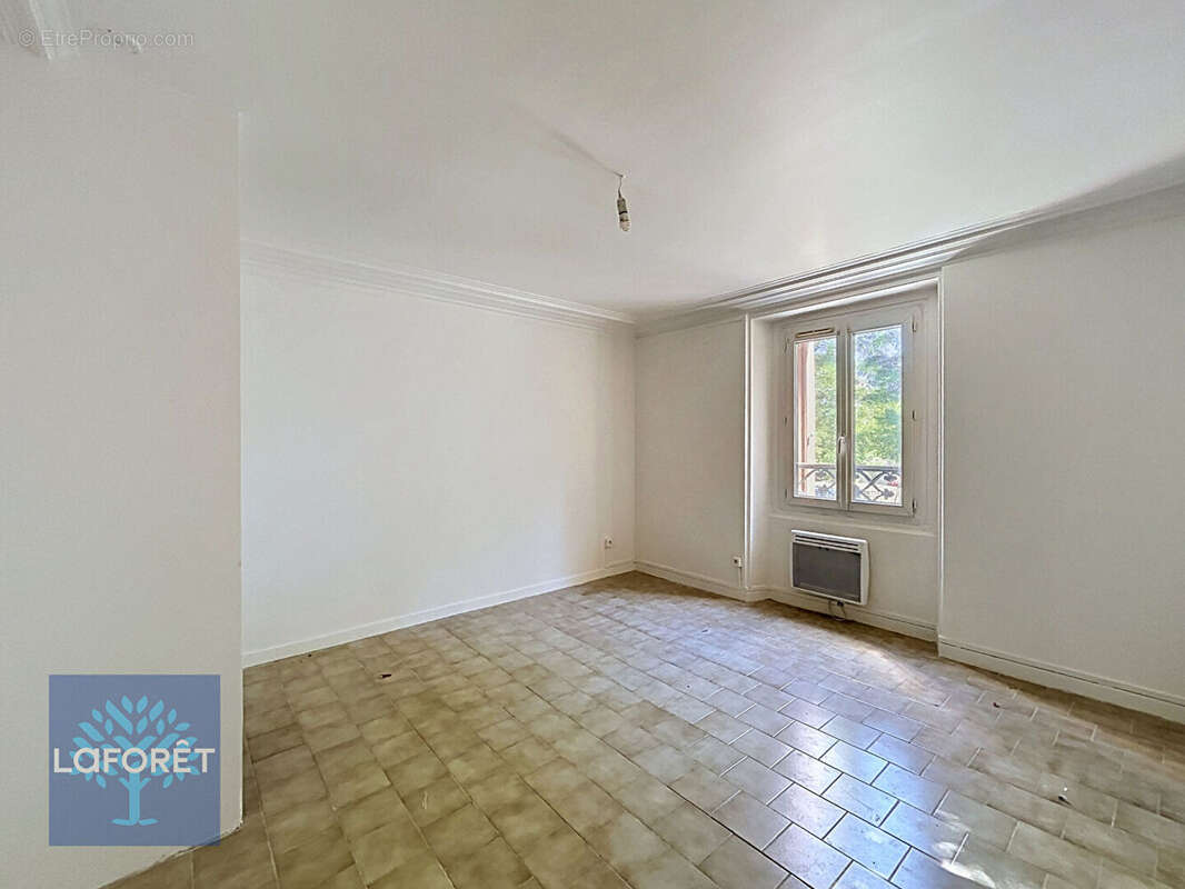 Appartement à CORBEIL-ESSONNES