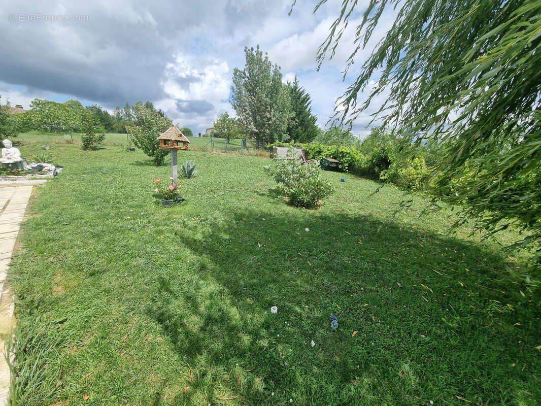 Maison à MONTPEZAT-DE-QUERCY