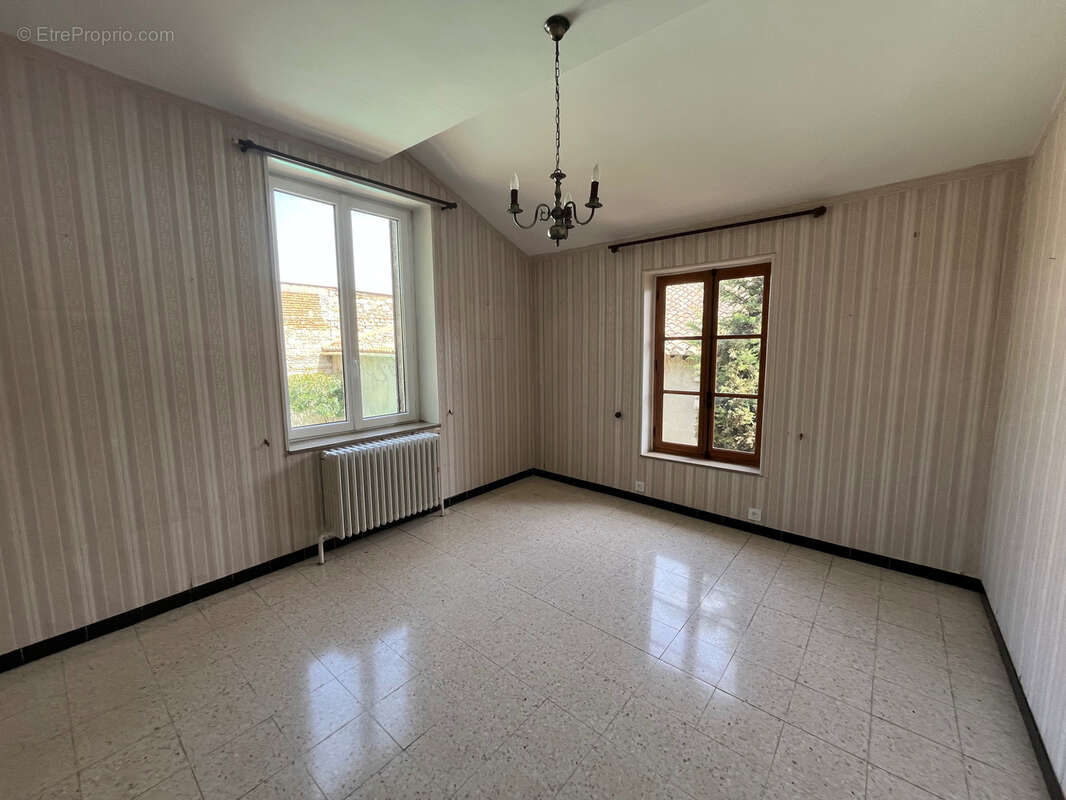 Maison à SAINT-GILLES