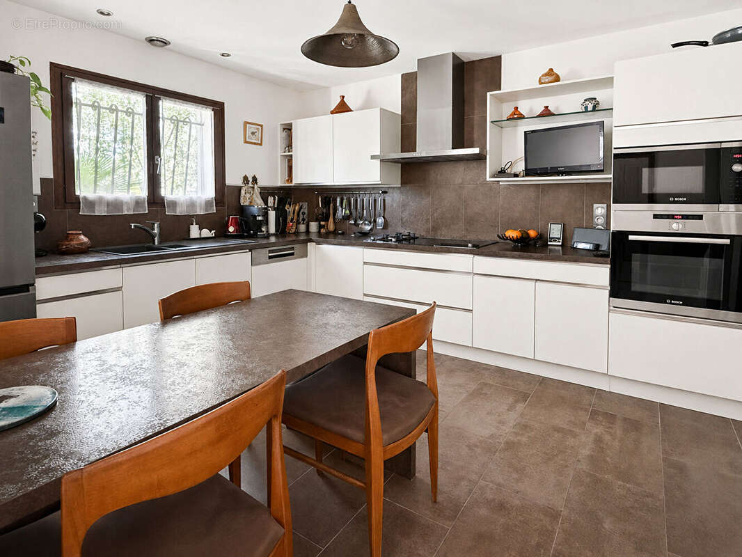EXCLUSIVITÉ : Maison familiale bon état général au calme absolu à Magonty - photo 3