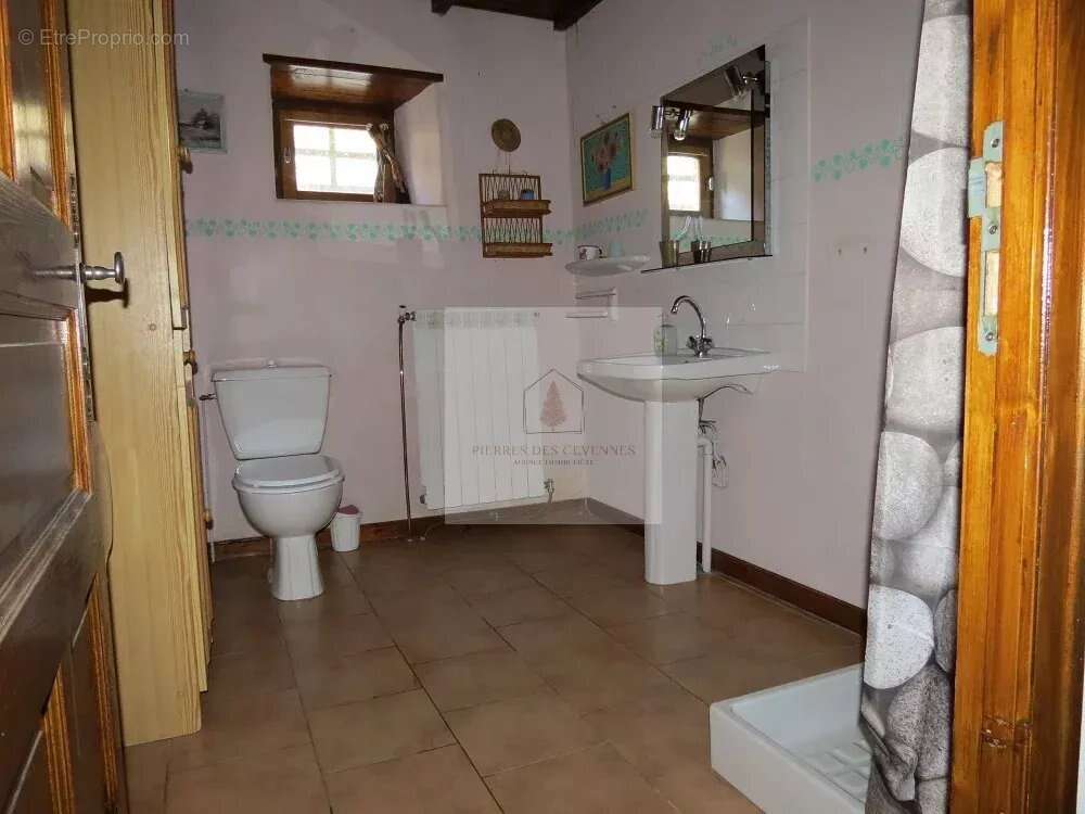 Maison à SAINT-GERMAIN-DE-CALBERTE