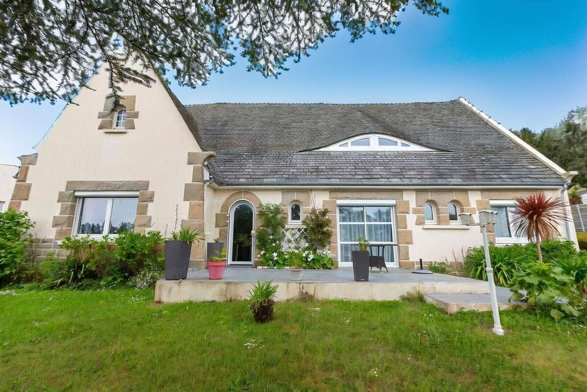 Maison à YFFINIAC