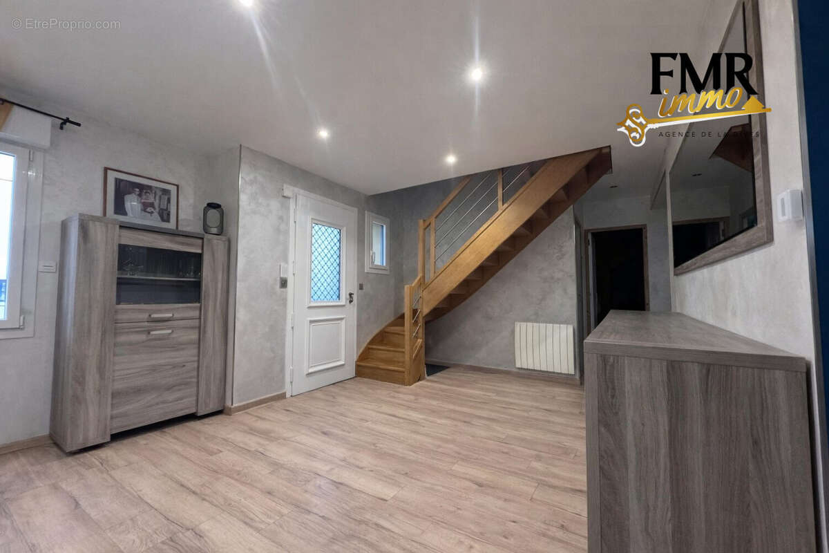 Maison à SAINT-PIERRE-SUR-DIVES