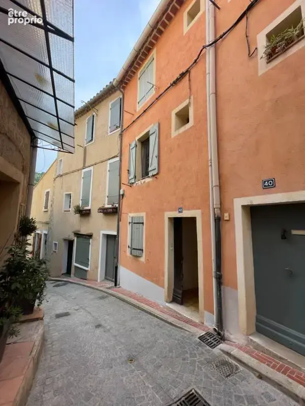 A vendre 1 studio (20,15 m2) et 1  deux pièces (33,05 m2) à 83190 Ollioules, meublés et tout équipé - photo 12