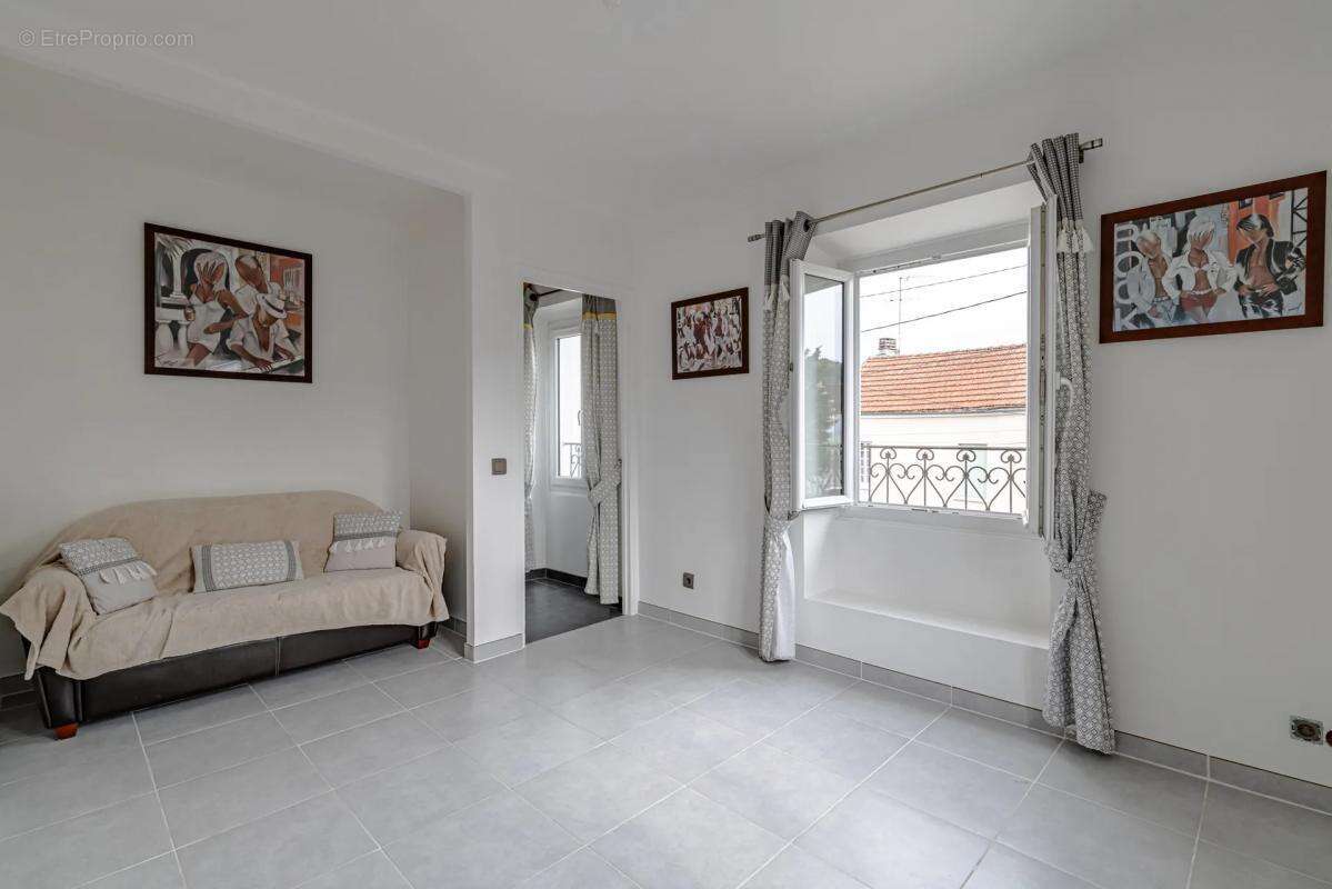 Appartement à MAFFLIERS