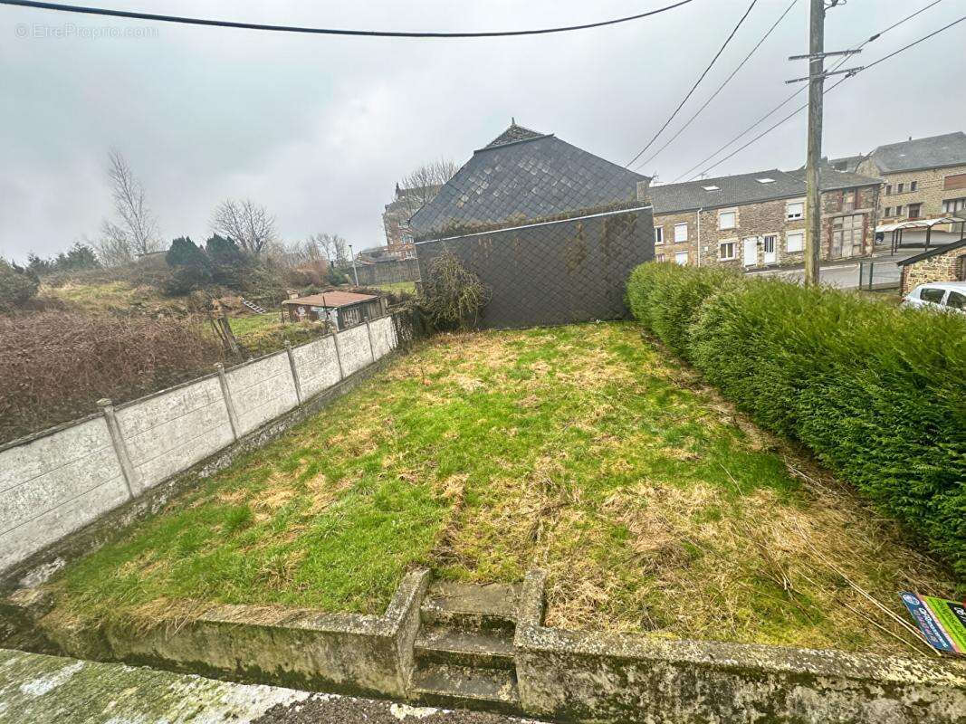 Maison à MAUBERT-FONTAINE